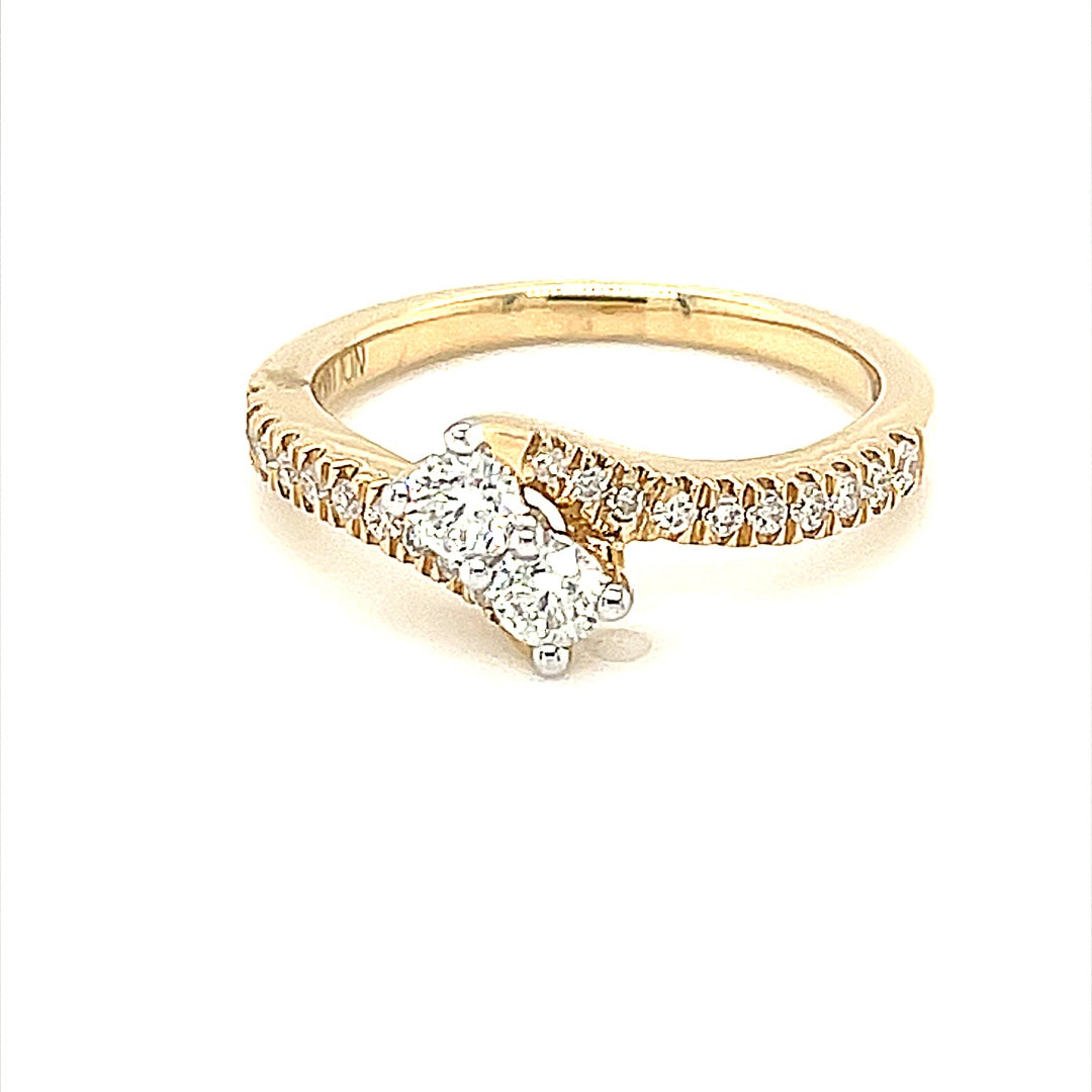 14K Yellow Gold 0.52ct Diamond Ring 2 CTRS=0.20ct VS2,H