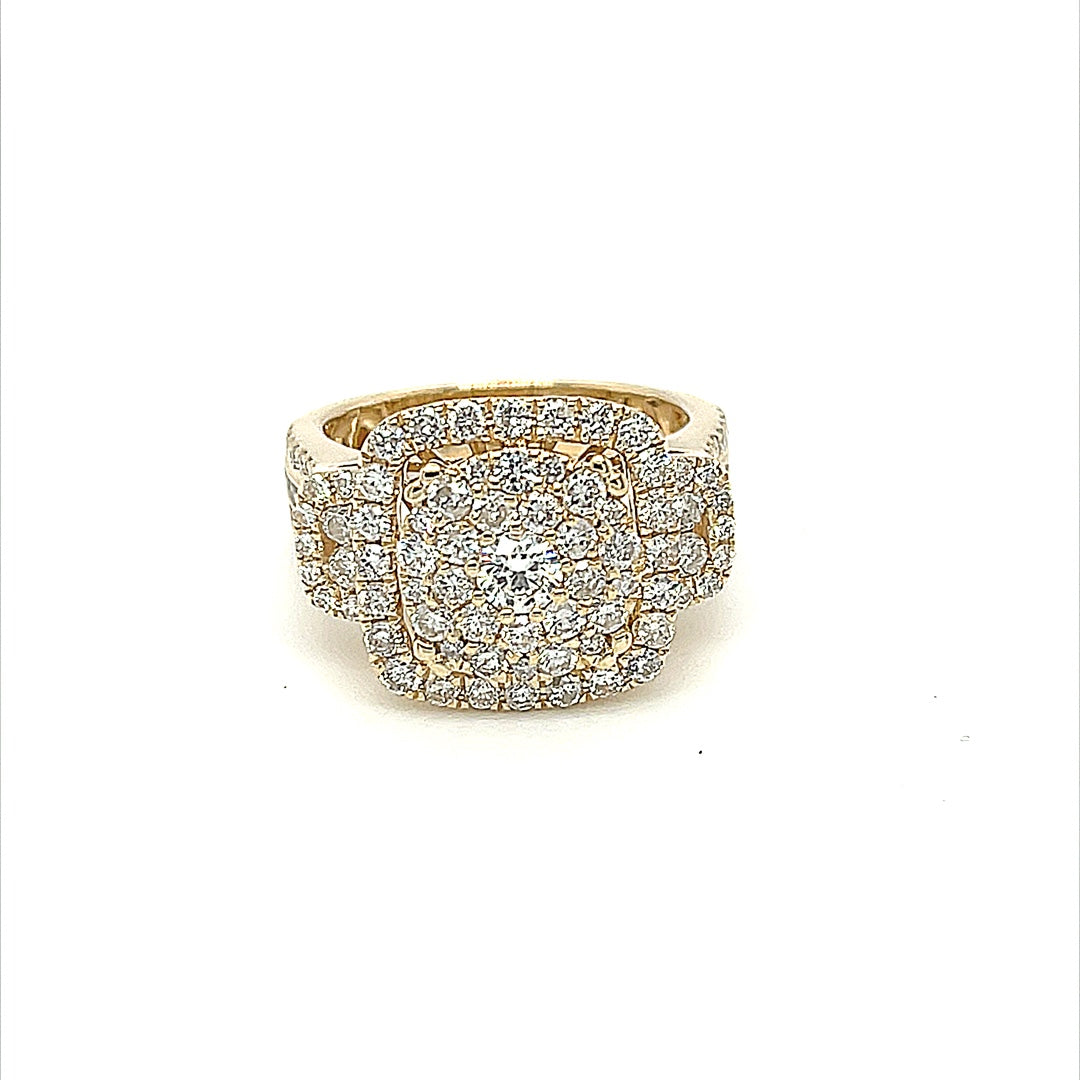 14K Yellow Gold 2.00ct Diamond Ring CTR 0.20ct VS2, H